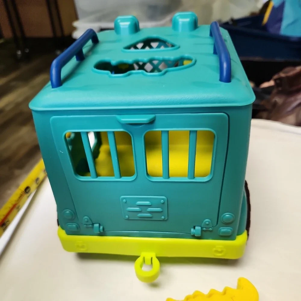 B. toys Animal Rescue Shape Sorter Truck - Happy Cruisers, Rollin' Animal Rescue